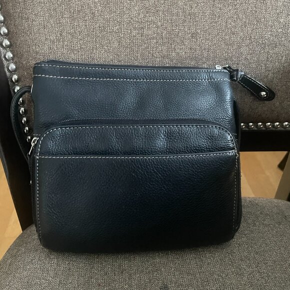 Danier black pebbled leather crossbody bag - Picture 2 of 5